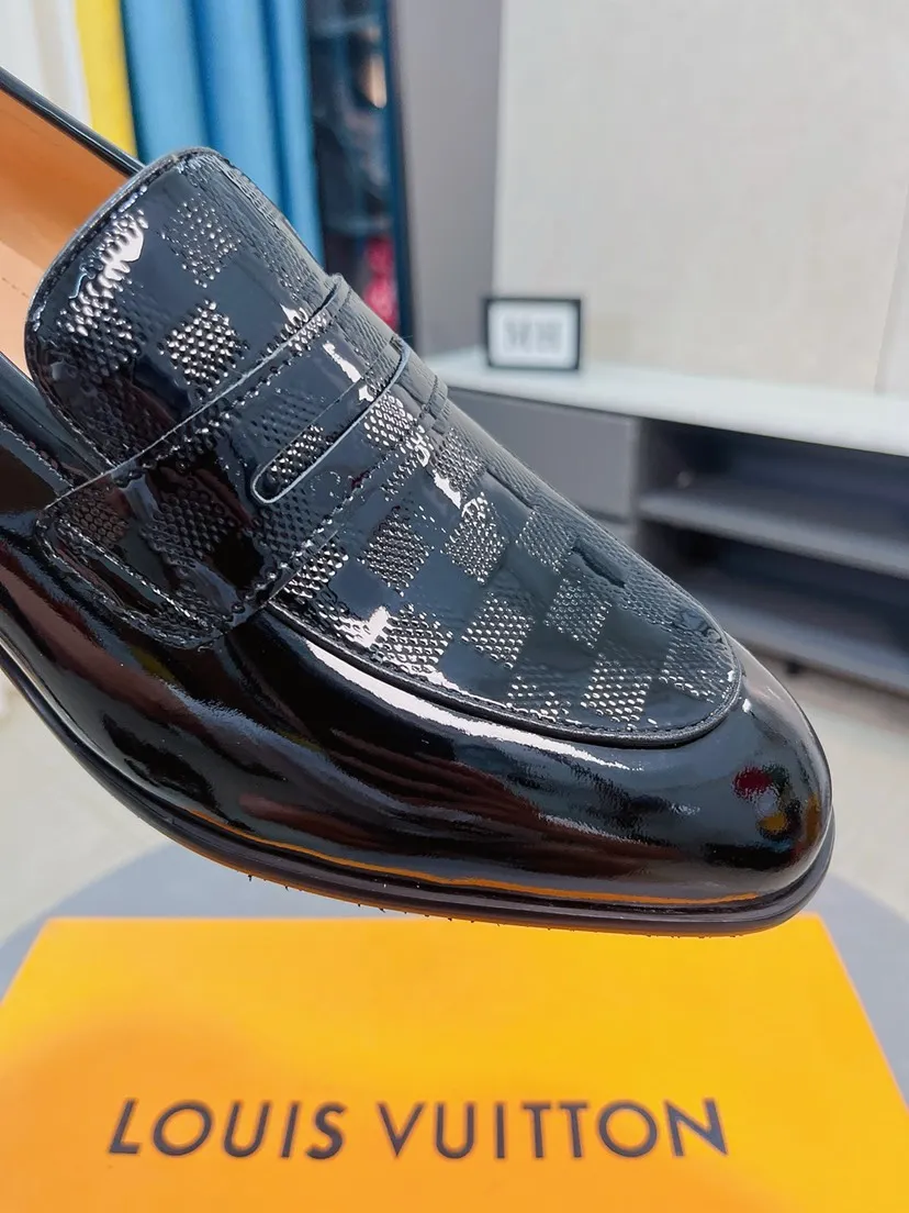 Men's Men's Shoes 💰480🌹🌹《Lv》The latest and most popular casual business leather shoes, top brands [Seduce] Luxury ~ Purchasing, [Strong] The uppers are made of imported patent leather with printed original material ➕ Genuine leather lining (•) fine workmanship. The original stylish and stylish soft rubber wear-resistant and non-slip outsole is light and comfortable on the feet. The real thing looks better in real life. 38-44, 45 can be customized.